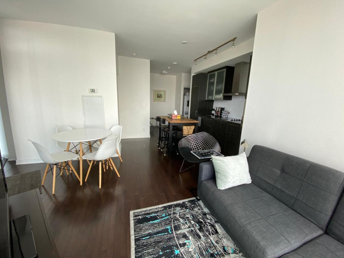 Corporate Suite Торонто Экстерьер фото