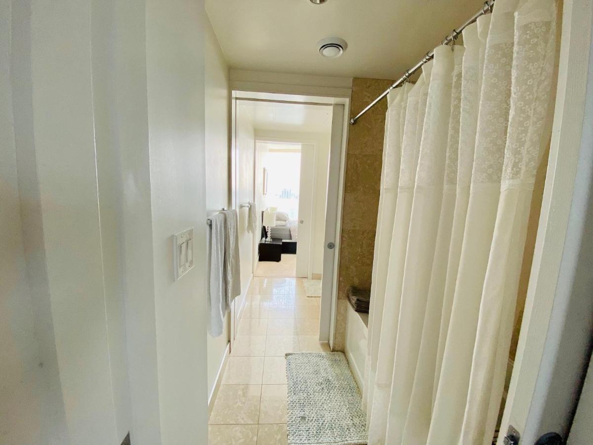 Corporate Suite Торонто Экстерьер фото